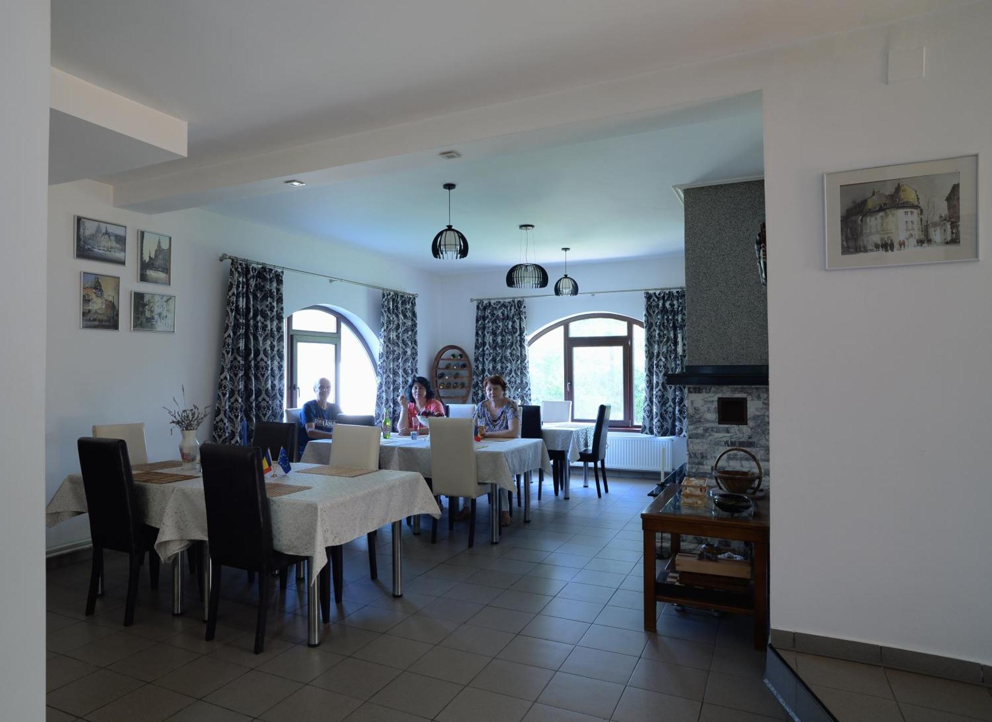 Vila Madudu Vălenii de Munte Zewnętrze zdjęcie